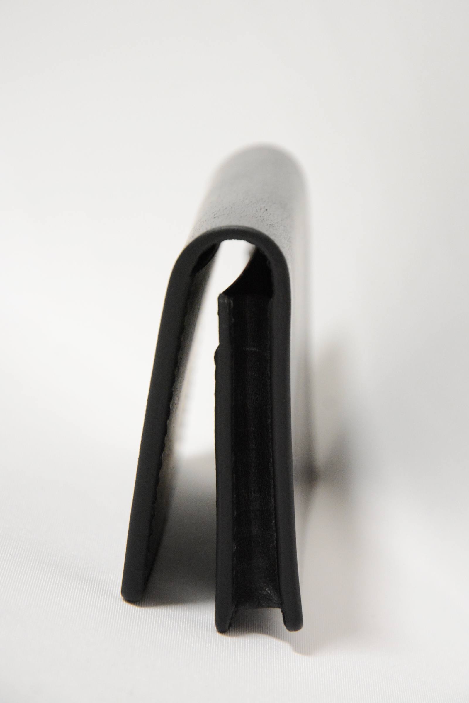 ISAMU KATAYAMA BACKLASH - ブライドルレザー カードケース | chord