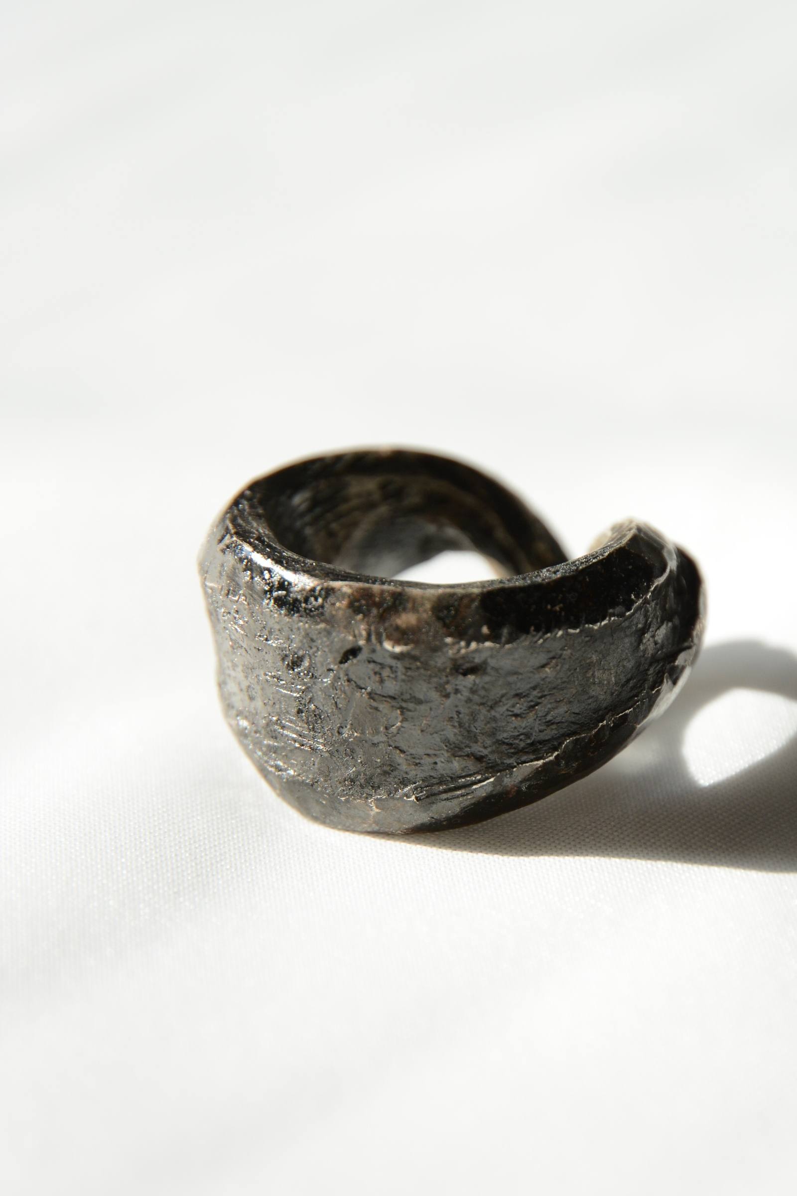 ISAMU KATAYAMA BACKLASH - 純銀 HORN RING | chord online store