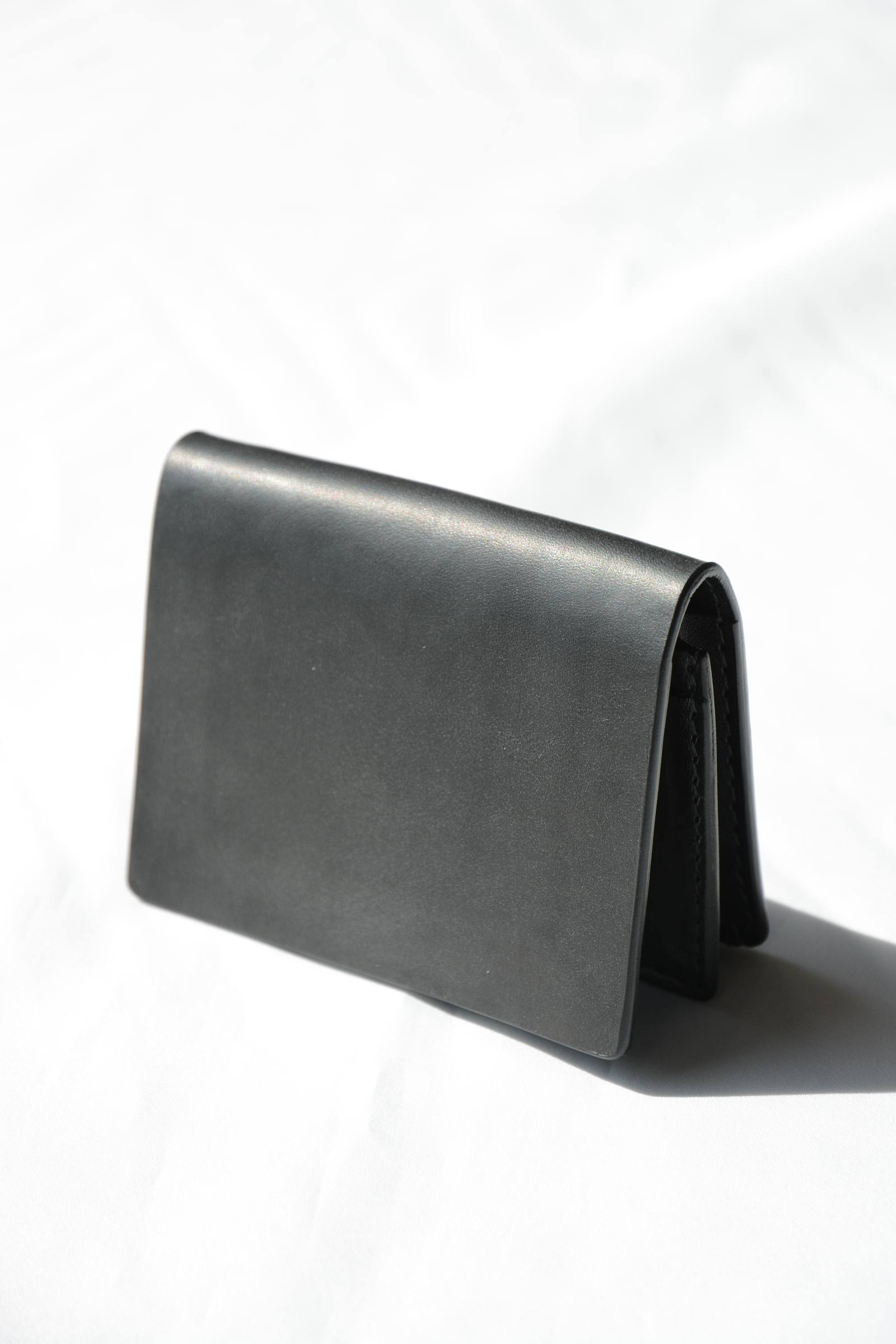 ISAMU KATAYAMA BACKLASH - GUIDI オイルカーフ カードケース | chord