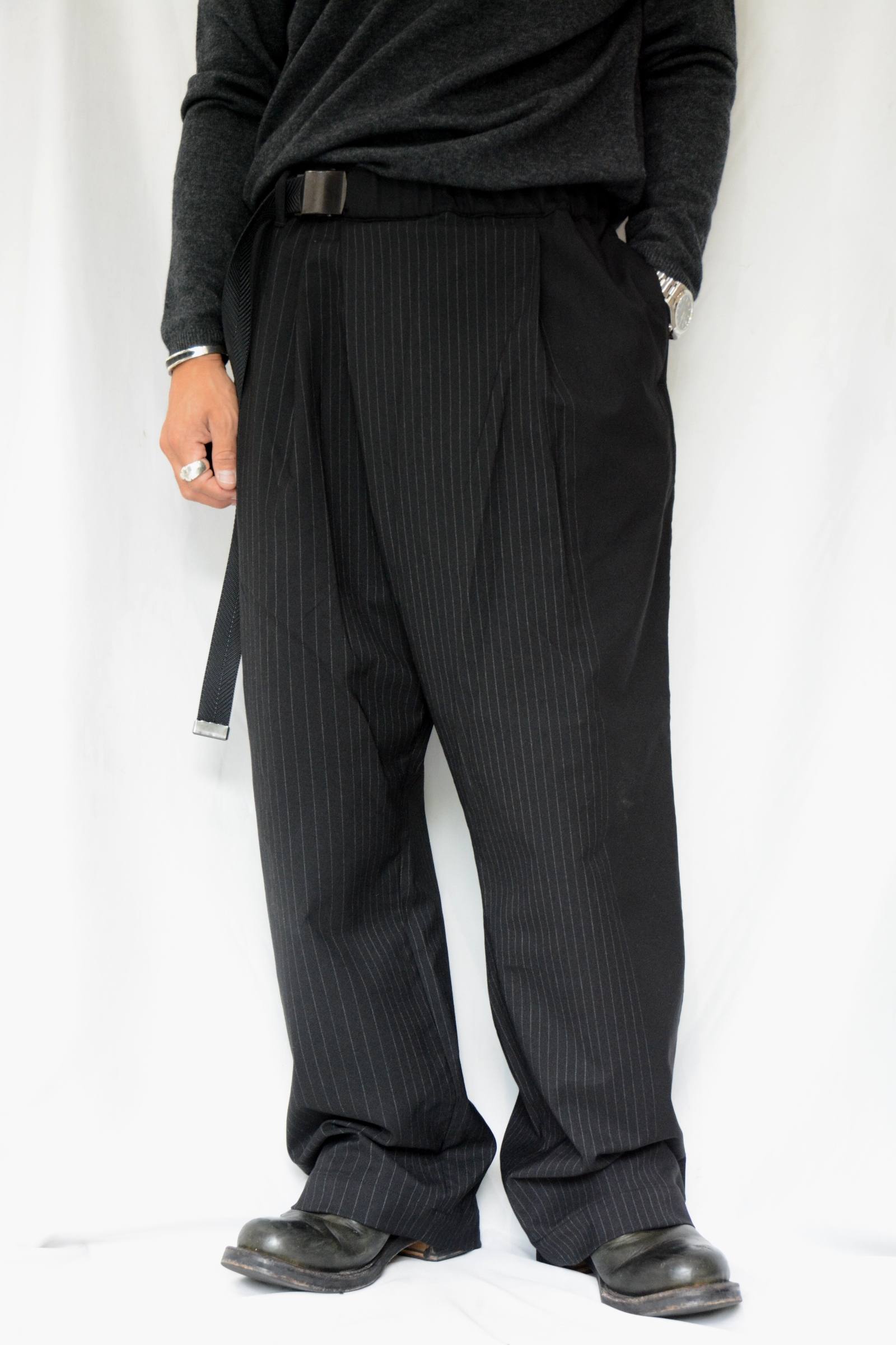 ISAMU KATAYAMA BACKLASH / ワンタックワイドパンツ/M/レーヨン/BLK/ストライプ/1886-01// ISAMU KATAYAMA BACKLASH - ランダムストライプ ルーズパンツ | chord