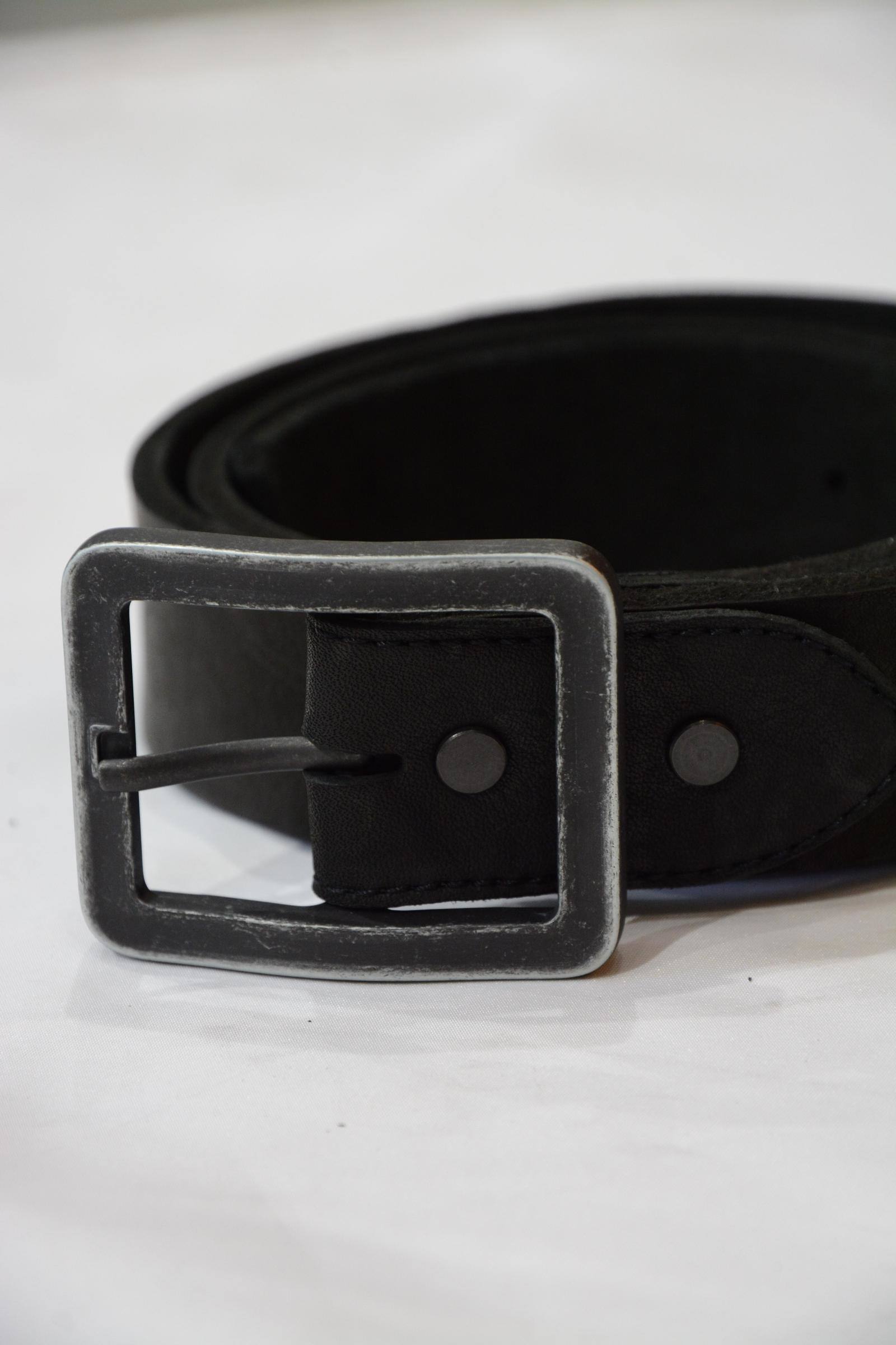 ISAMU KATAYAMA BACKLASH - ダブルショルダーレザー バックルベルト