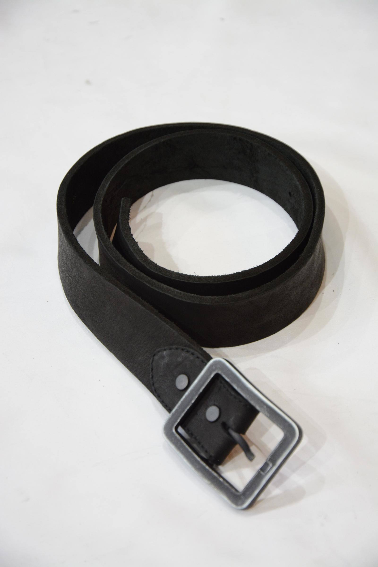 ISAMU KATAYAMA BACKLASH - ダブルショルダーレザー バックルベルト